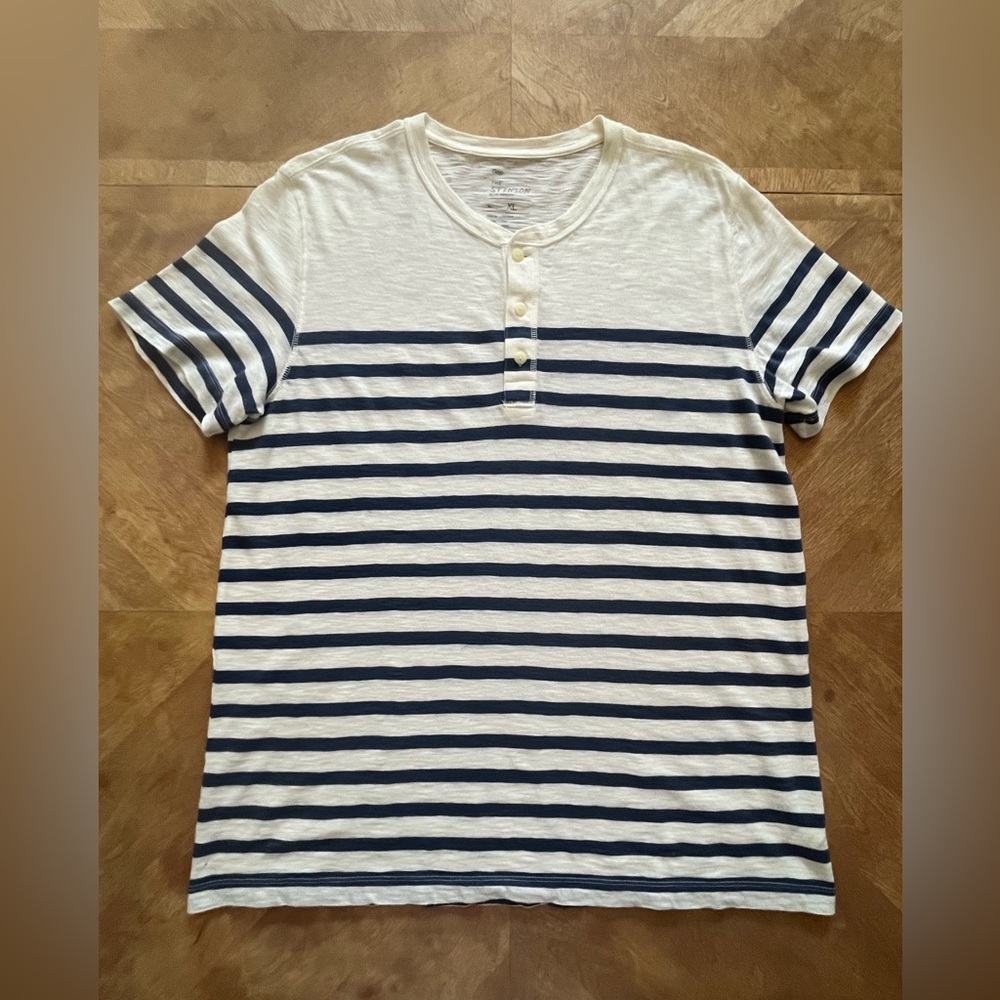 GAP Men’s Henley Tee – XL – Off-White/Navy Stripes – Summer 2013